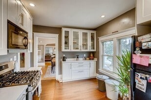 Building Photo - 3405 Minnehaha Ave