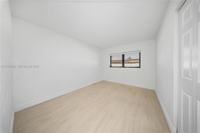 Building Photo - 14065 SW 48th Terrace