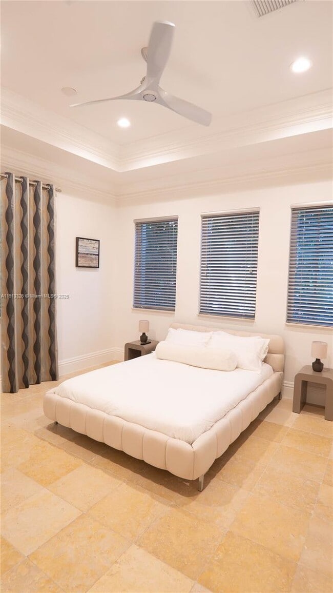 Building Photo - 959 Eve St