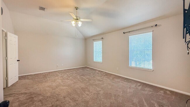 Building Photo - 25915 Drybrook Rd