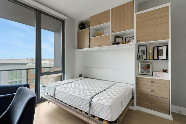 Building Photo - 9 Ave at Port Imperial