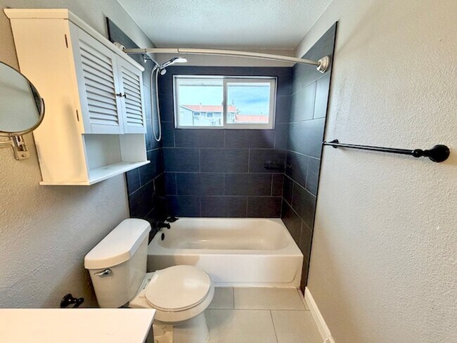 Building Photo - Acres Green Beauty