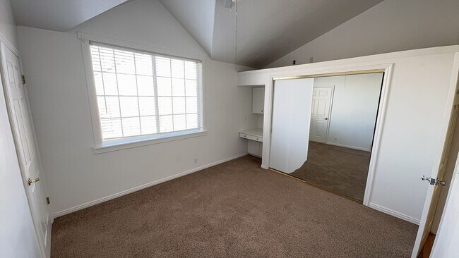 Building Photo - 335 E 830 S