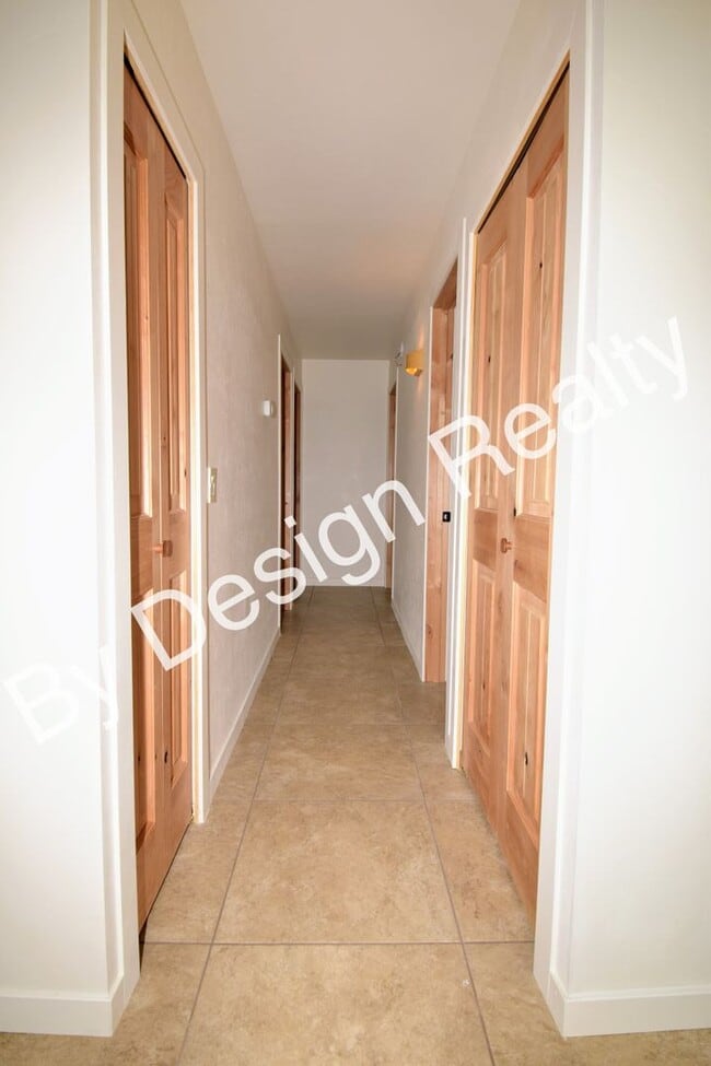 Building Photo - Modern Foothills Retreat with Stunning Mountain Views