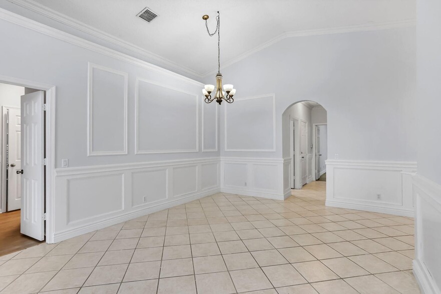 Building Photo - 7607 Colony Lake Dr