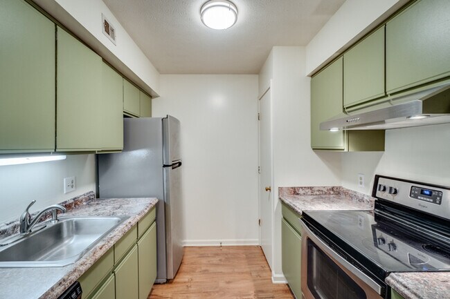 Building Photo - 1116 Blue Ridge Dr