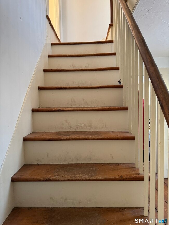 Building Photo - 30 Hopyard Rd