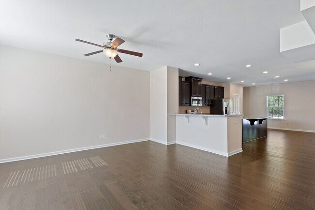 Building Photo - BEAUTIFULLY RENOVATED TOWNHOME IN MECHANICSVILLE