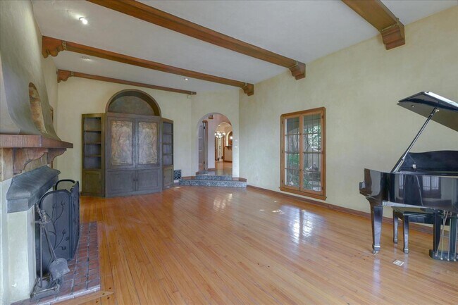 Building Photo - 1136 Spaulding Ave