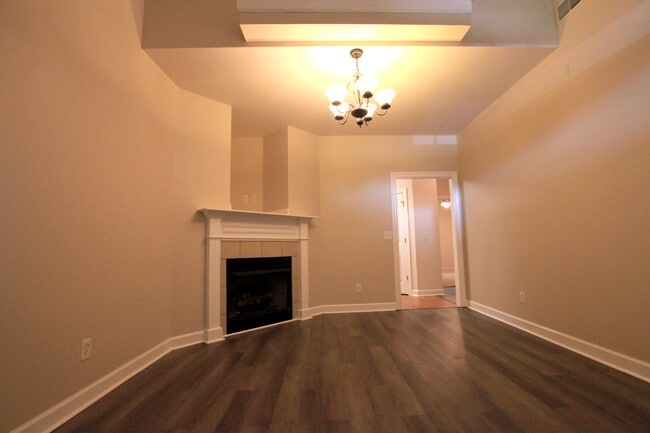 Building Photo - 2207 Stanford Ct