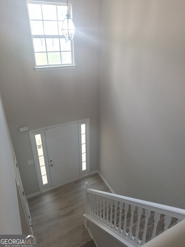 Building Photo - 5646 One Lake Way