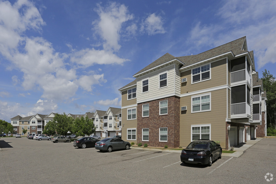 Front Exterior - Timber Cove Apartments