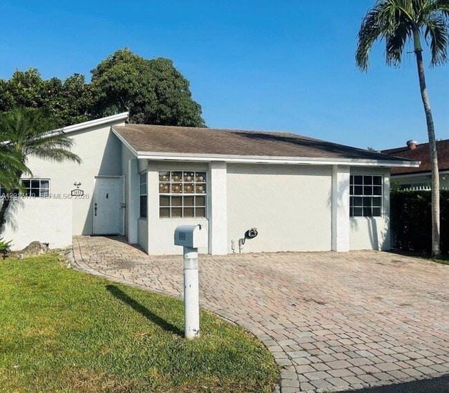 Building Photo - 3452 SW 113th Ct