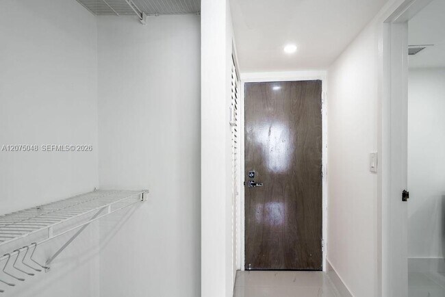 Building Photo - 7601 E Treasure Dr