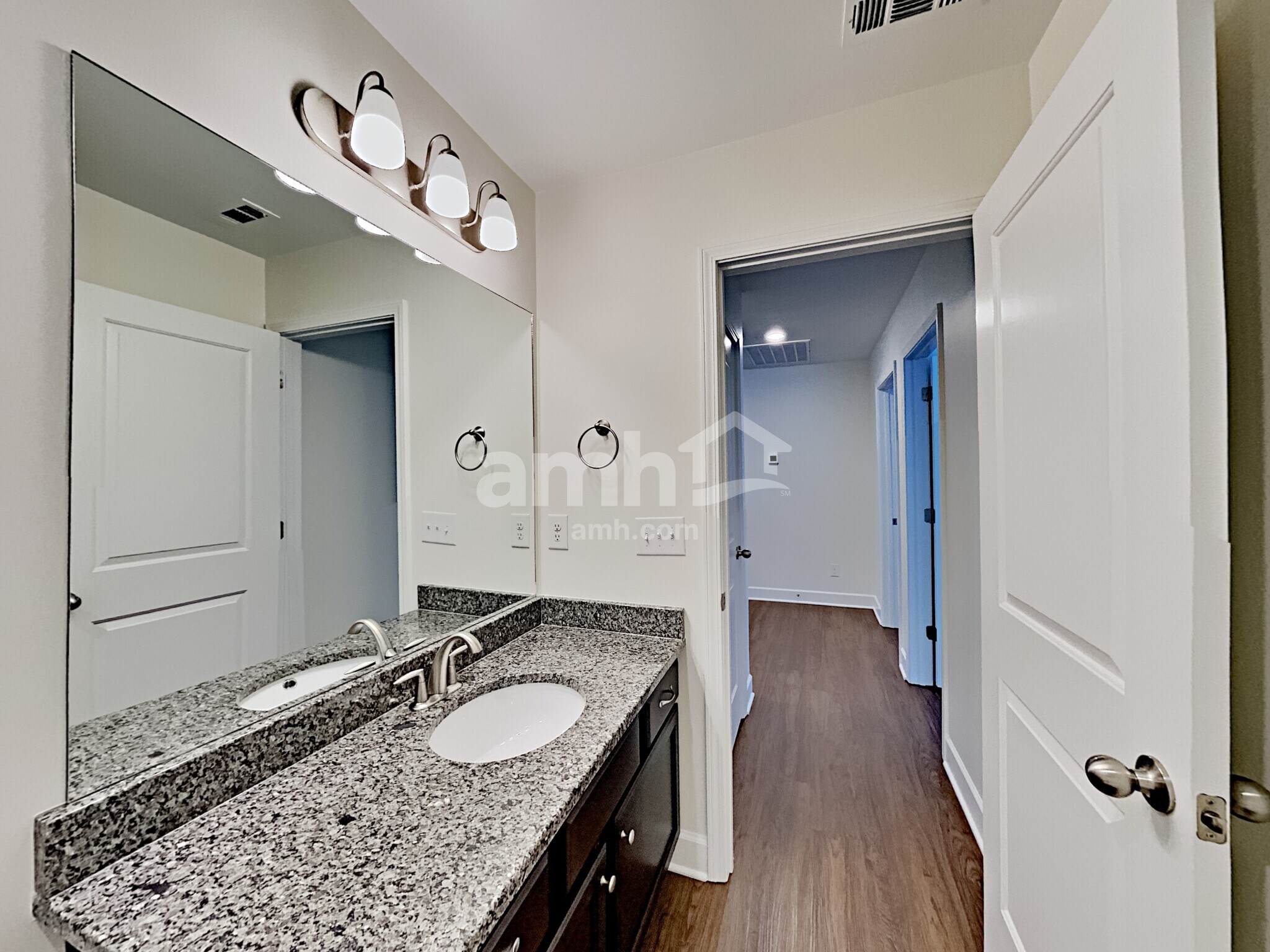Building Photo - 4264 Longfellow Dr