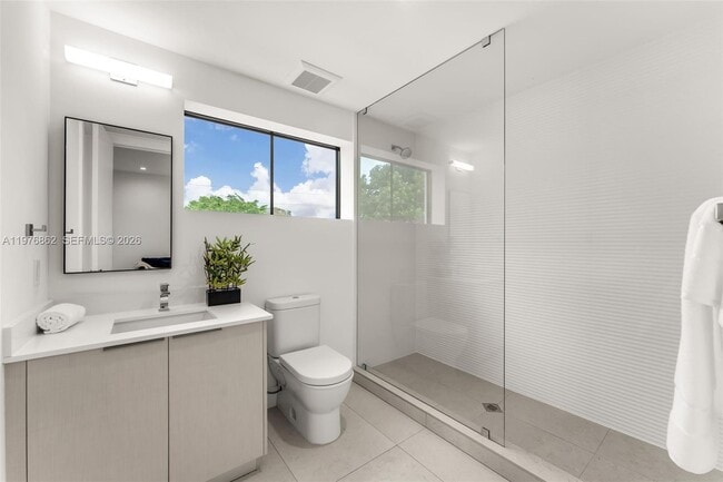 Building Photo - 721 SW 11th St