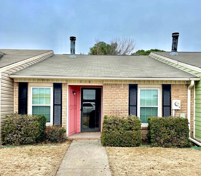 Primary Photo - 218 Austinville Rd SW