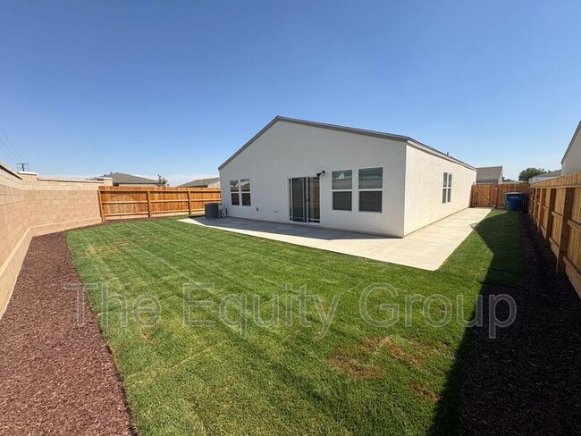 Building Photo - 2502 Cambridge Ct