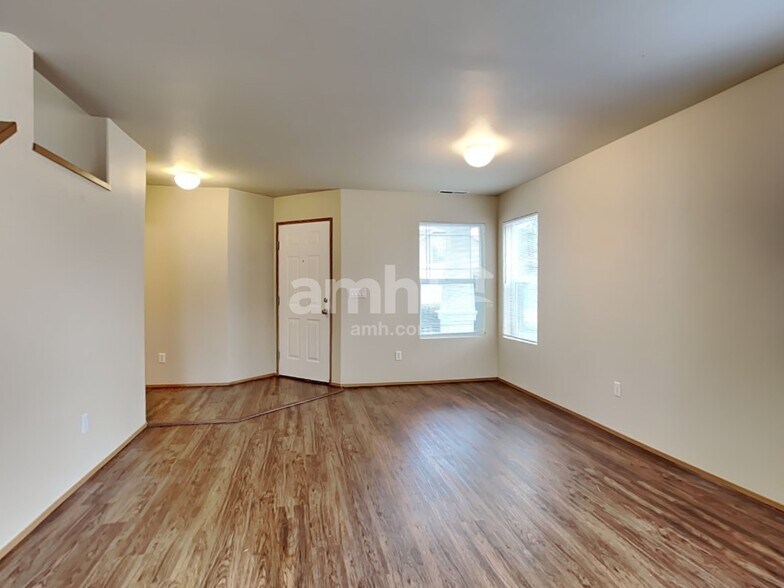 Building Photo - 9419 187th St E