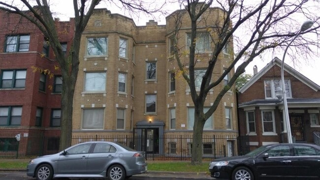 Primary Photo - 6945 S Dorchester Ave