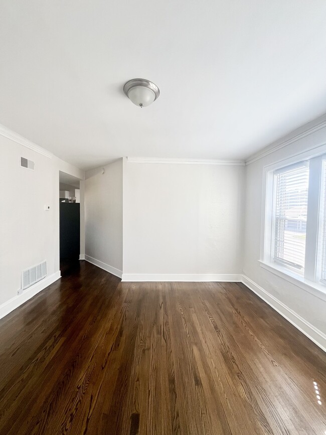 Building Photo - 4154 W Belden Ave
