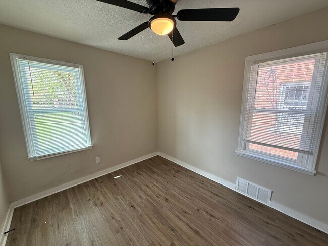 Building Photo - Freshly Renovated 3-Bedroom Home – Quality...