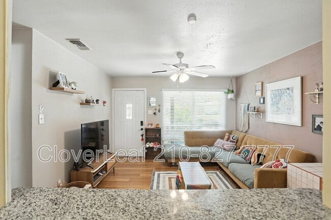 Building Photo - 131 Middlebury Dr