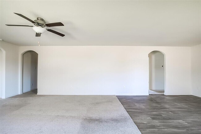 Building Photo - 18713 Quiet Range Dr