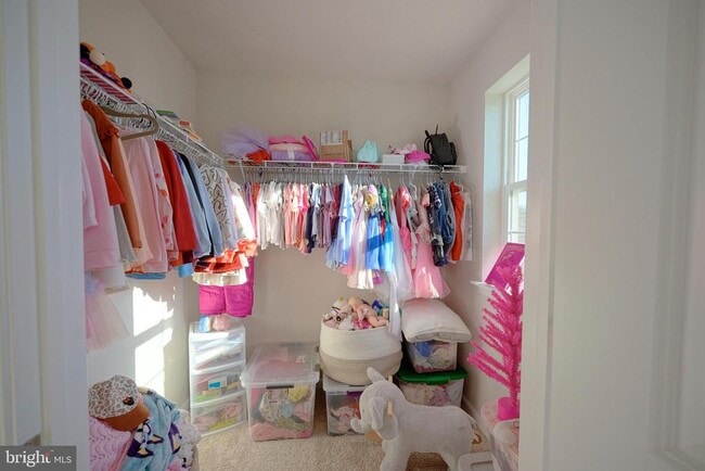 Building Photo - 65 Westmont Dr