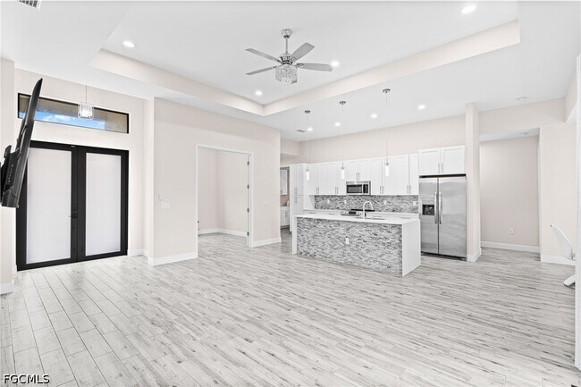 Building Photo - 4707 6th St W