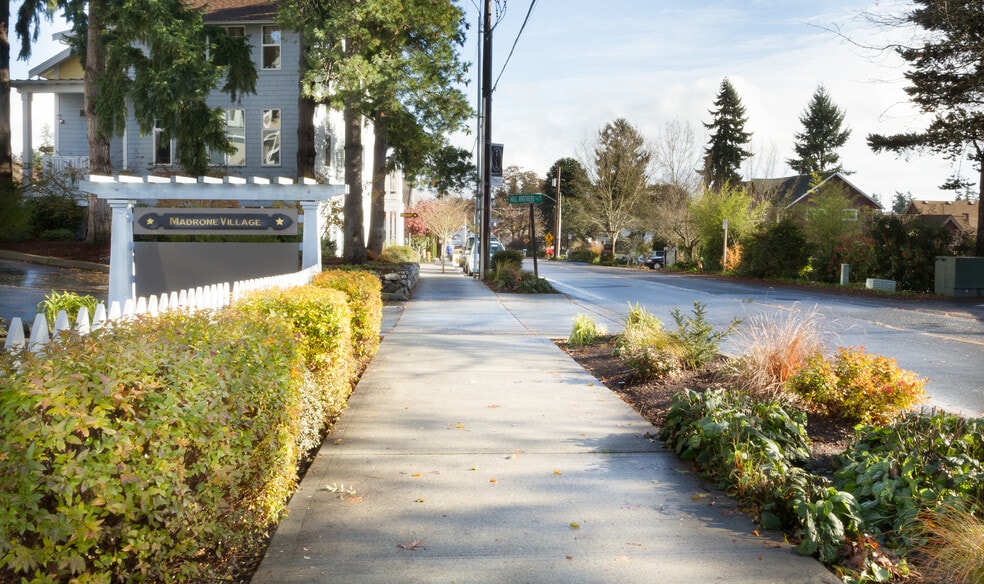 Within walking distance to downtown Winslow. - 115 Hall Brothers Loop
