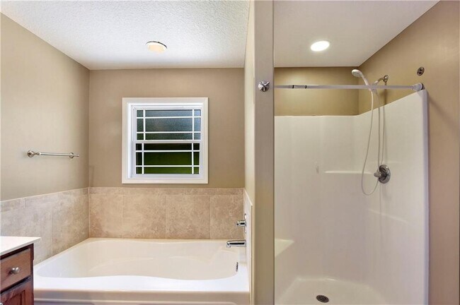 Building Photo - 123 Southwinds Dr