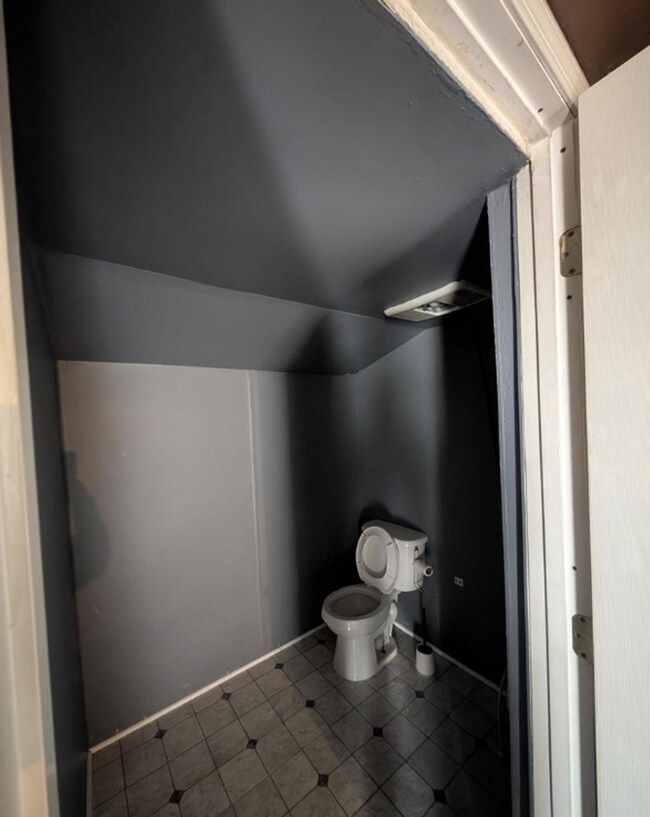 Building Photo - 202 Market St