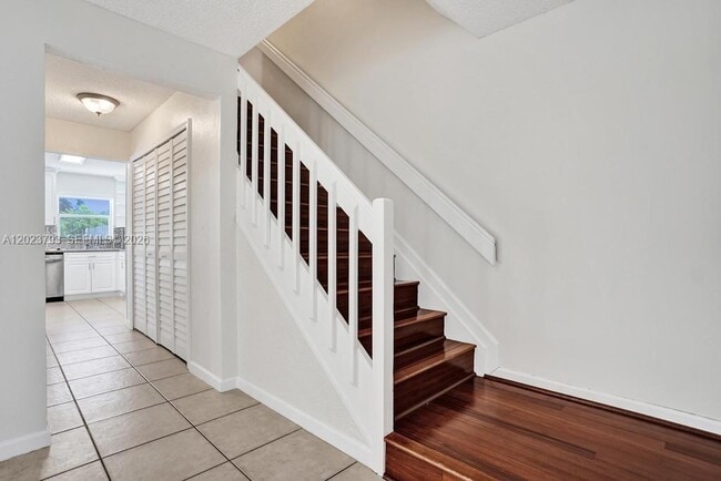 Building Photo - 21461 Sawmill Ct