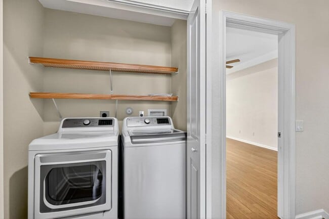 Building Photo - 7458 Sarentino Ln