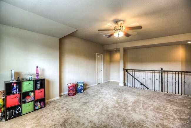 Building Photo - 83 West Wading Pond Circle