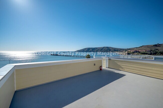 Building Photo - AVAILABLE JANUARY- Stunning Townhome in Avila Beach - 2 Bedroom / 2 Bathroom