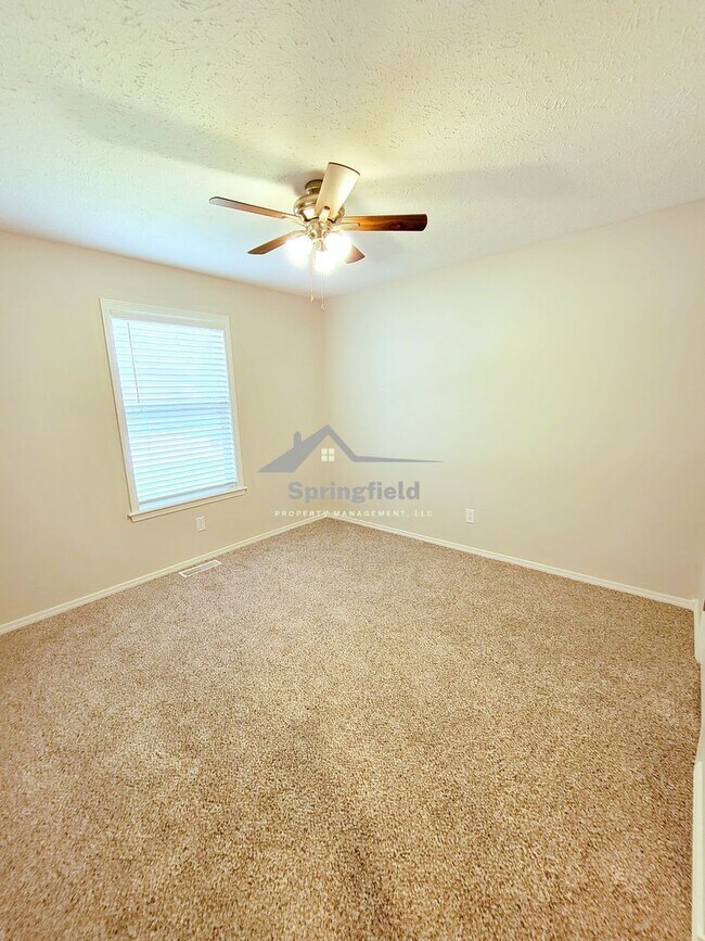 Building Photo - Great Southwest Location - Kickapoo, Chero...