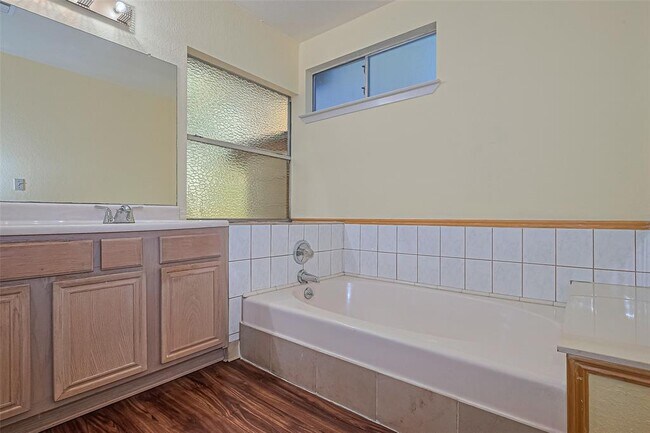 Building Photo - 5127 Smokey River Dr