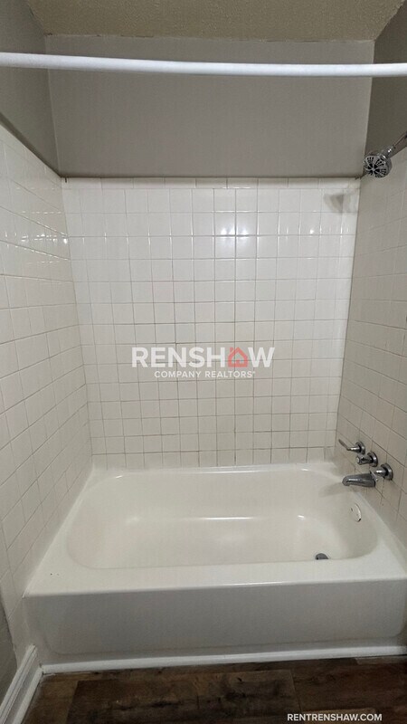 Building Photo - 3428 Vanuys Rd