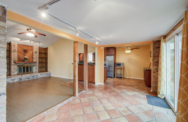 Building Photo - 6030 Willowbend Blvd