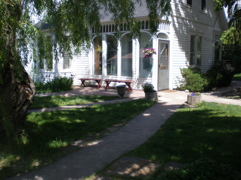 Primary Photo - 590 Sawmill Rd