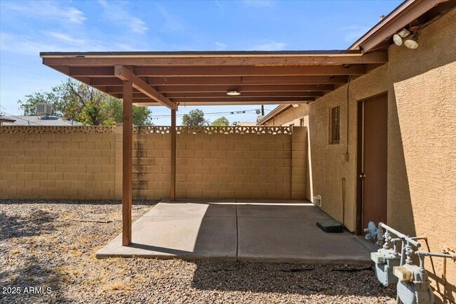 Building Photo - 6713 N 63rd Ave