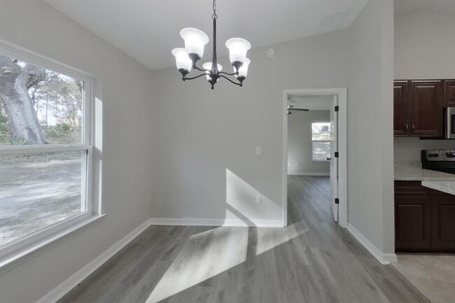 Building Photo - 820 Marion Oaks Manor