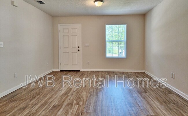 Building Photo - 8015 Mattox Ave