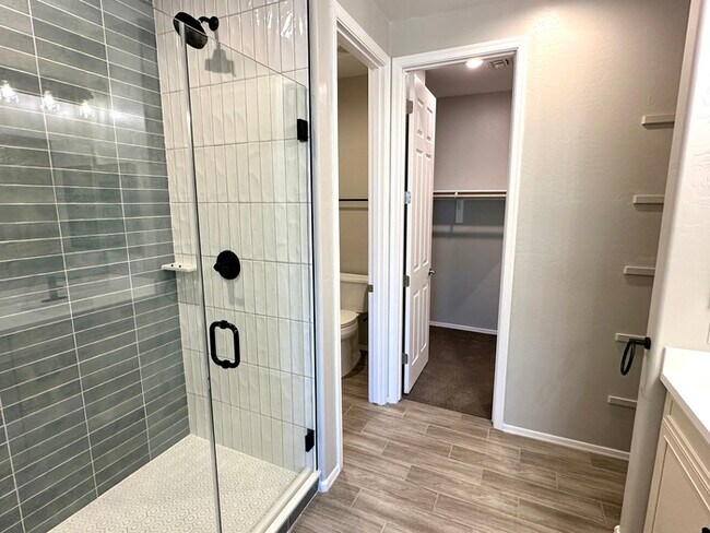 Building Photo - Massive RV Garage plus fantastic floorplan in Casa Vista