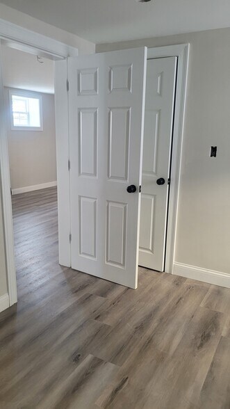 Lower level bedroom - 29 Amaranth Ave