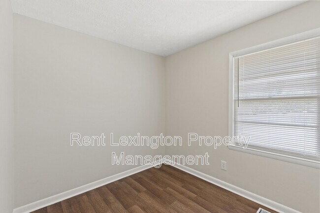 Building Photo - 1222 Trent Blvd
