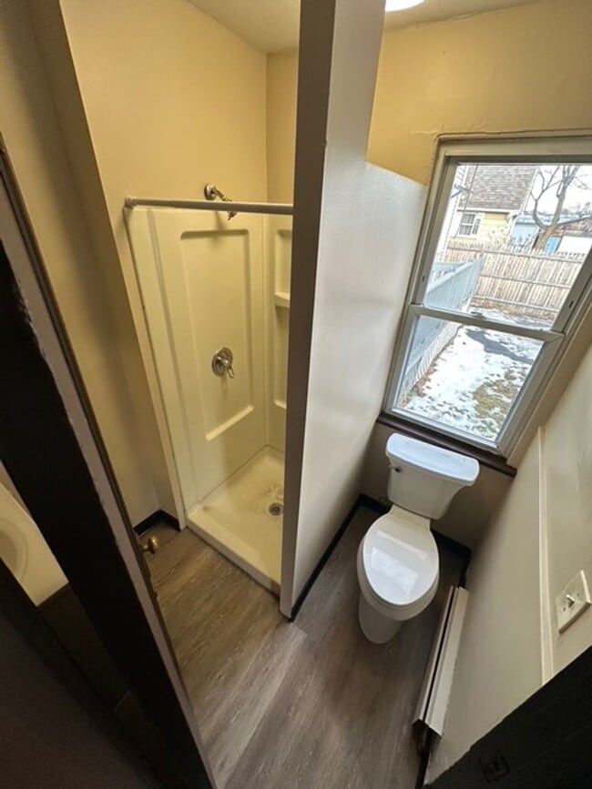 Building Photo - 42 Child St