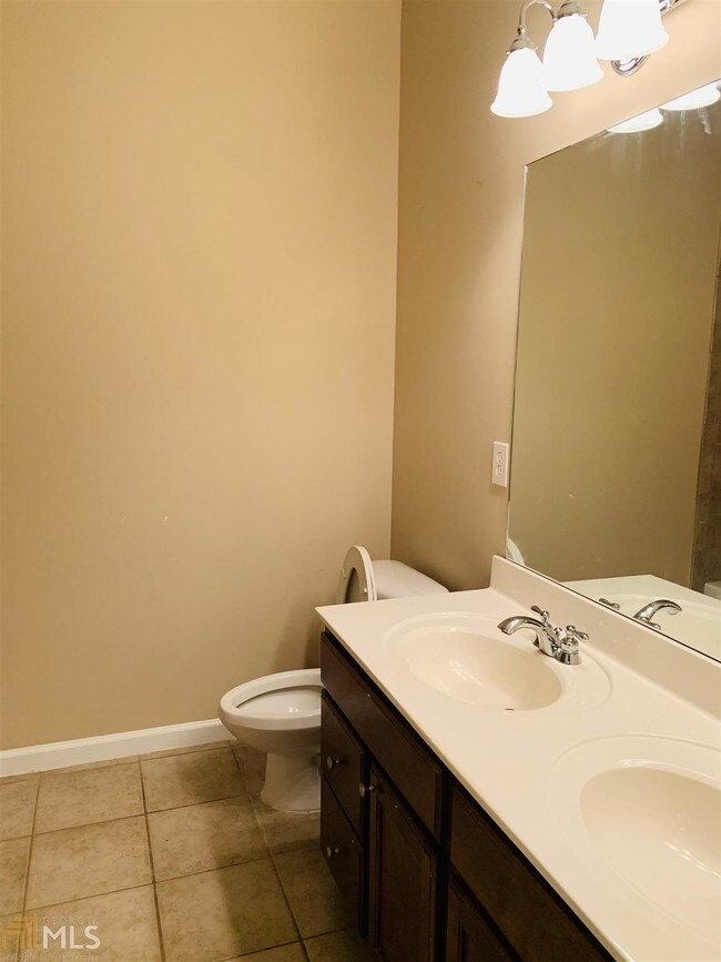Building Photo - 5868 Norfolk Chase Dr